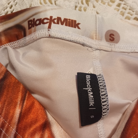 BlackMilk High-Waisted Supershine Muscled Leggings - Picture 7 of 14